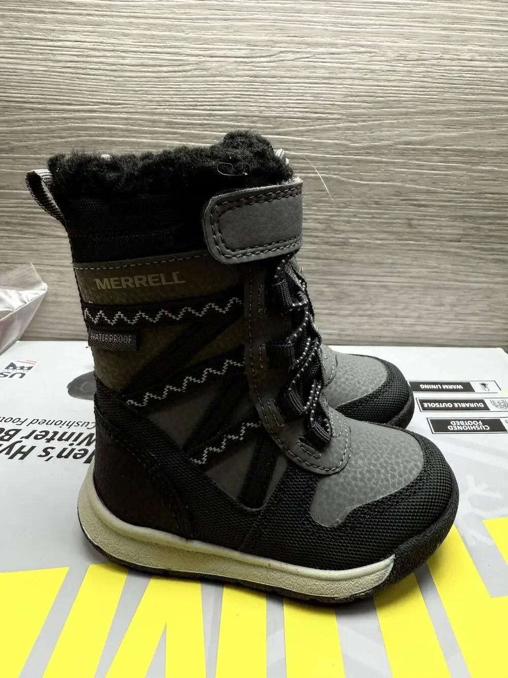 MERRELL Snow Crush 2.0 Jr Waterproof Boot, size 4 toddler